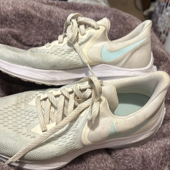 Nike Zoom - Picture 2 of 4